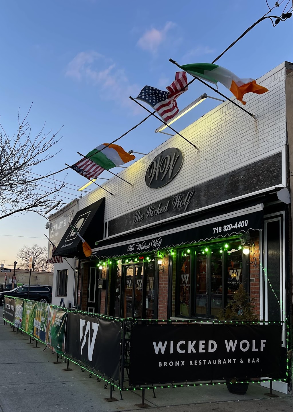 Wicked Wolf Bronx | 4029 E Tremont Ave, Bronx, NY 10465 | Phone: (718) 829-4400