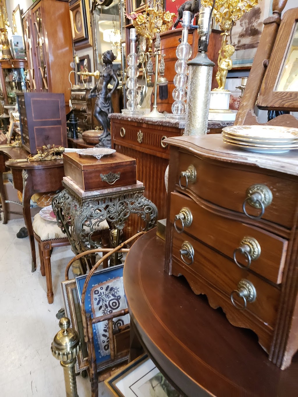 York Antiques NY | 1500 E Boston Post Rd, Mamaroneck, NY 10543 | Phone: (914) 481-5533