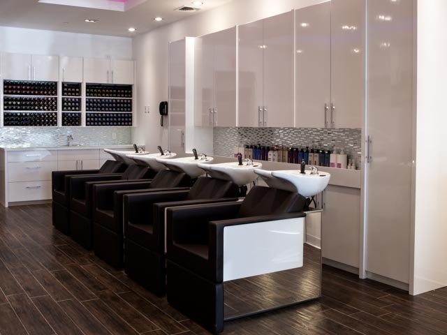 Salon Aura | 55 Old Shore Rd, Port Washington, NY 11050 | Phone: (516) 767-6555