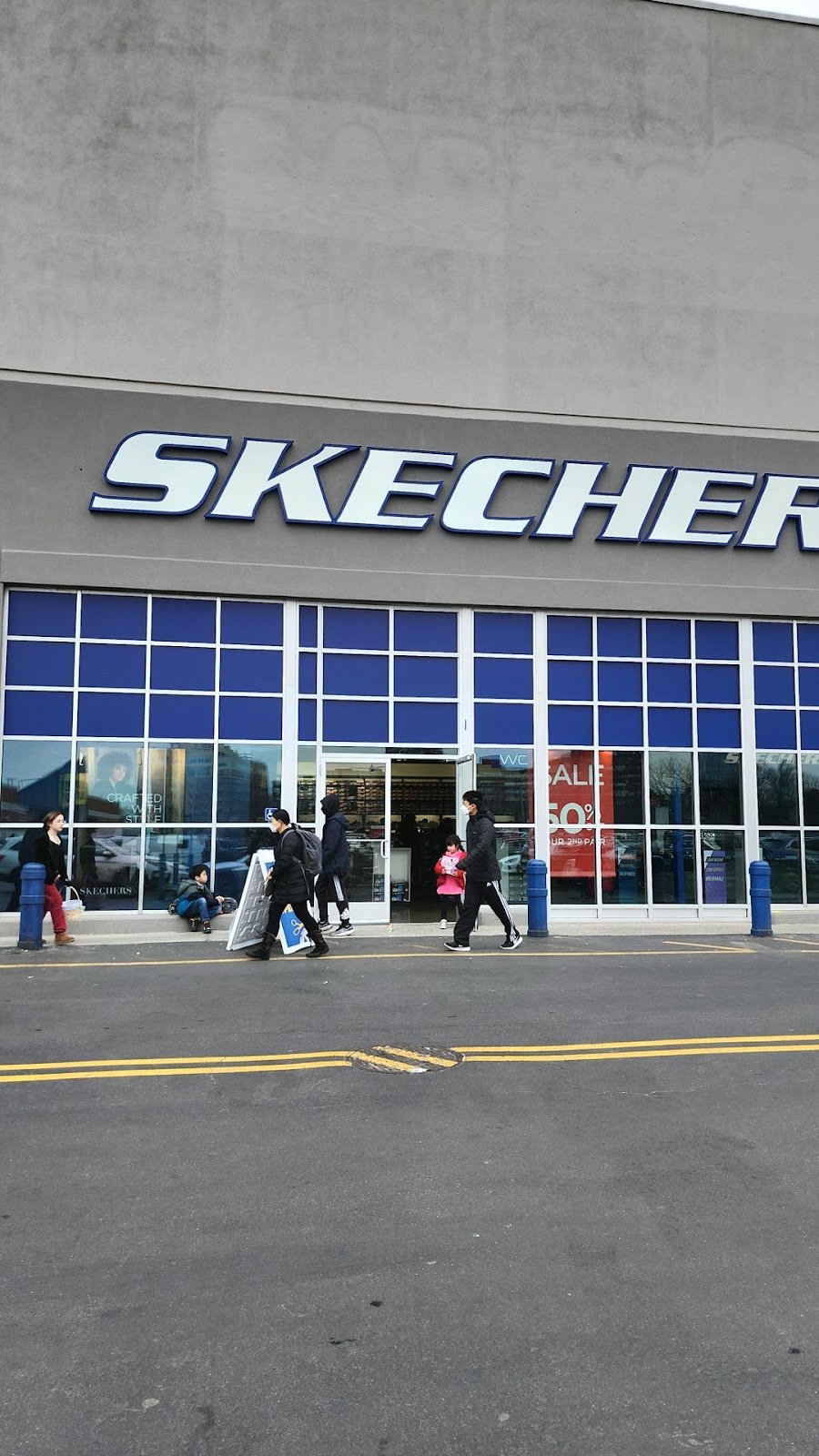 Skechers Warehouse Outlet | 8973 Bay Pkwy, Brooklyn, NY 11214 | Phone: (347) 768-7283