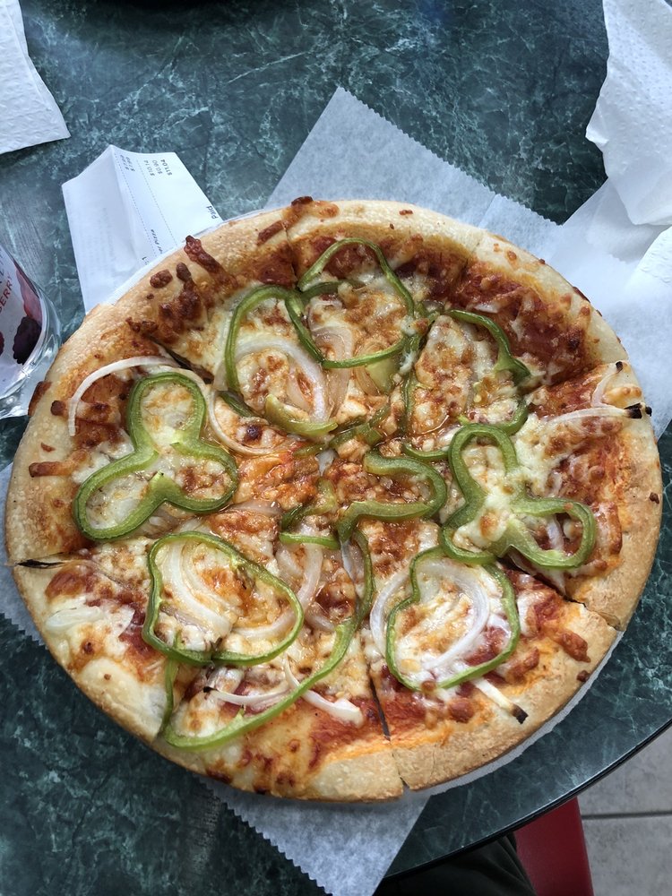 Singas Famous Pizza | 2500 Central Park Ave, Yonkers, NY 10710 | Phone: (914) 961-2611