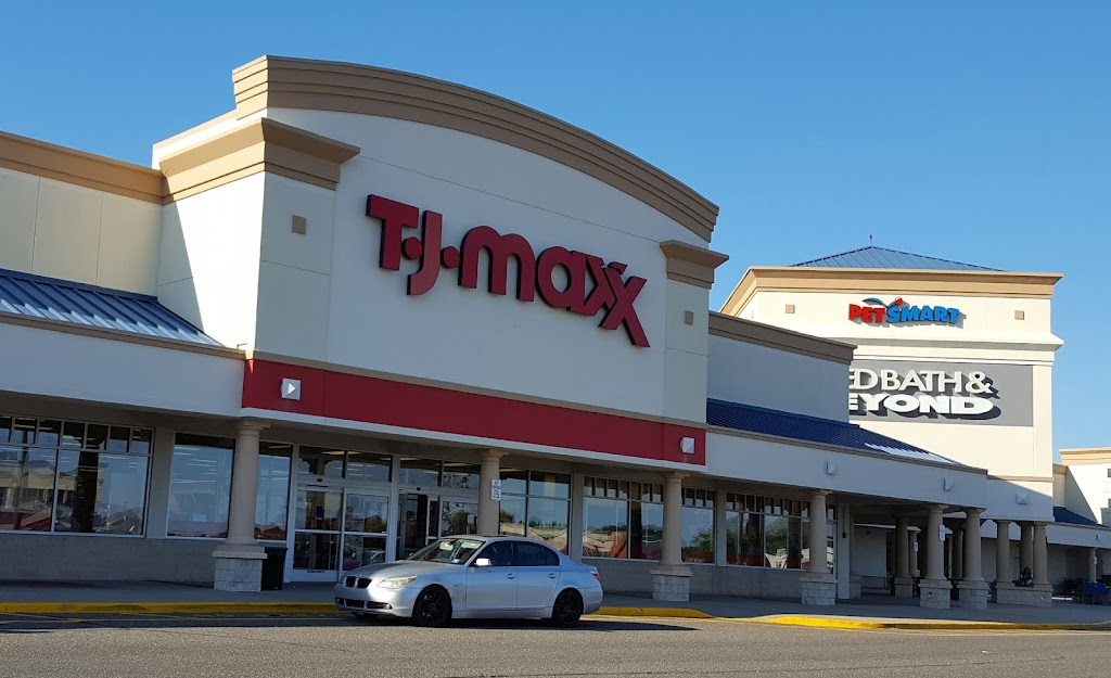 T.J. Maxx | 231 Airport Plaza Blvd, Farmingdale, NY 11735 | Phone: (631) 844-9682