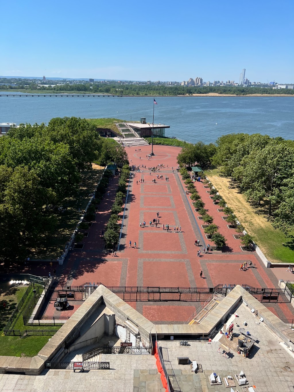 Liberty Island Ferry | 1 Audrey Zapp Dr, Jersey City, NJ 07305 | Phone: (201) 604-2800