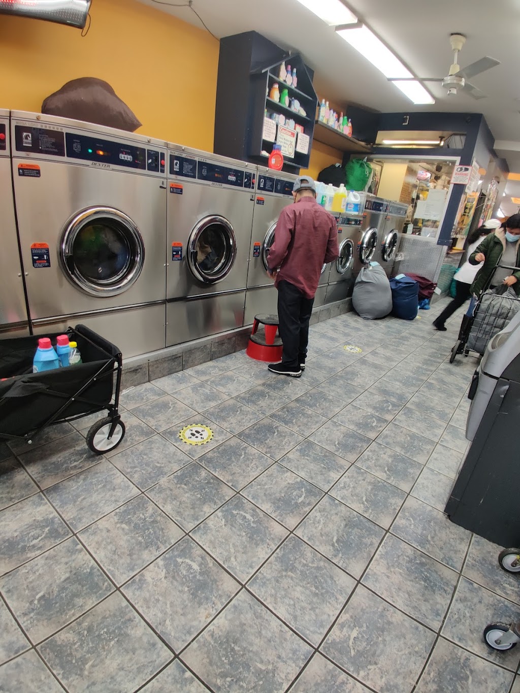 Express 1 Laundromat | 109-10 Northern Blvd, Queens, NY 11368 | Phone: (718) 505-1470