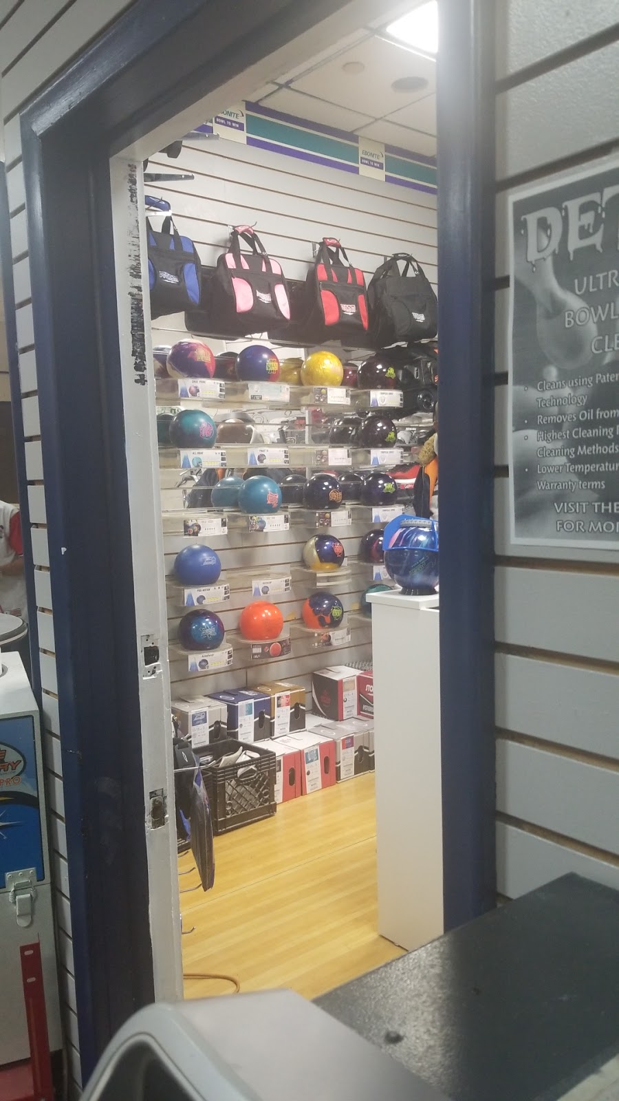 Homefield bowl proshop | 938 Saw Mill River Rd, Yonkers, NY 10710 | Phone: (914) 623-7272