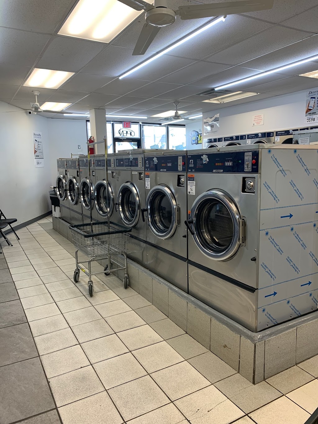 A&M Express Laundromat | 135 Babylon Turnpike UNIT B, Roosevelt, NY 11575 | Phone: (516) 223-1916