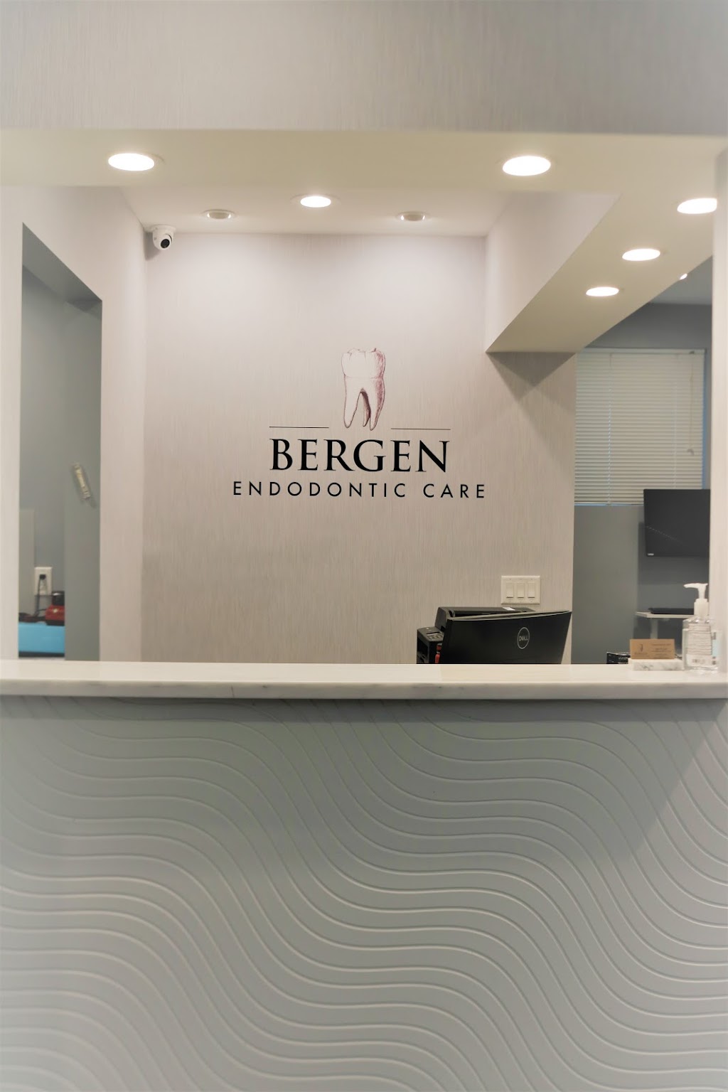 Bergen Endodontic Care: Dr. Yehuda Isseroff, DDS | 1033 River Rd #2, New Milford, NJ 07646 | Phone: (201) 777-4447