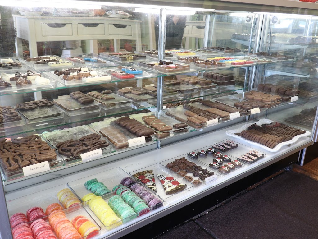 Aigner Chocolates | 103-02 Metropolitan Ave, Forest Hills, NY 11375 | Phone: (718) 544-1850