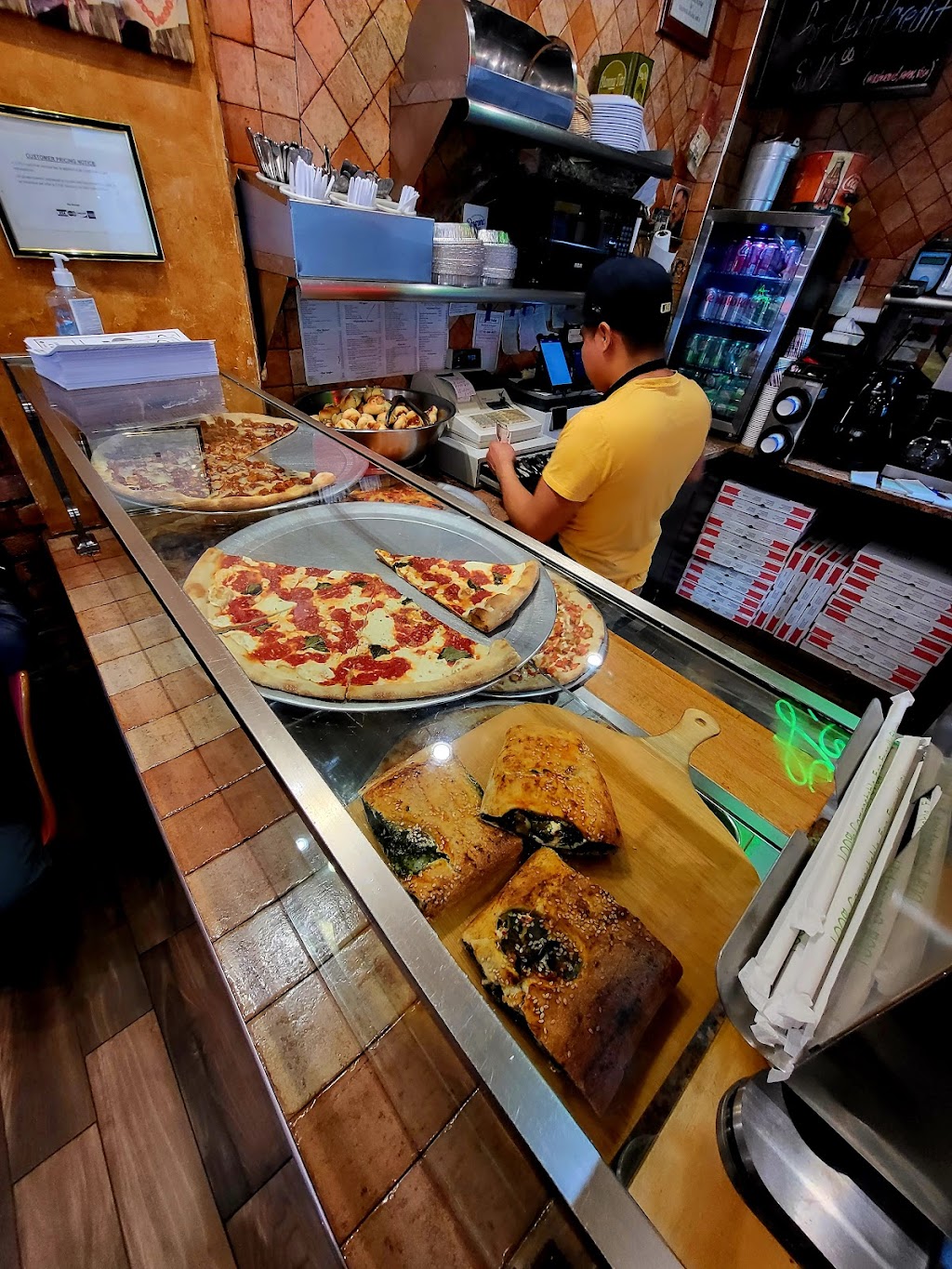 La Strada Pizzeria | 5023 10th Ave, Brooklyn, NY 11219 | Phone: (718) 686-8057