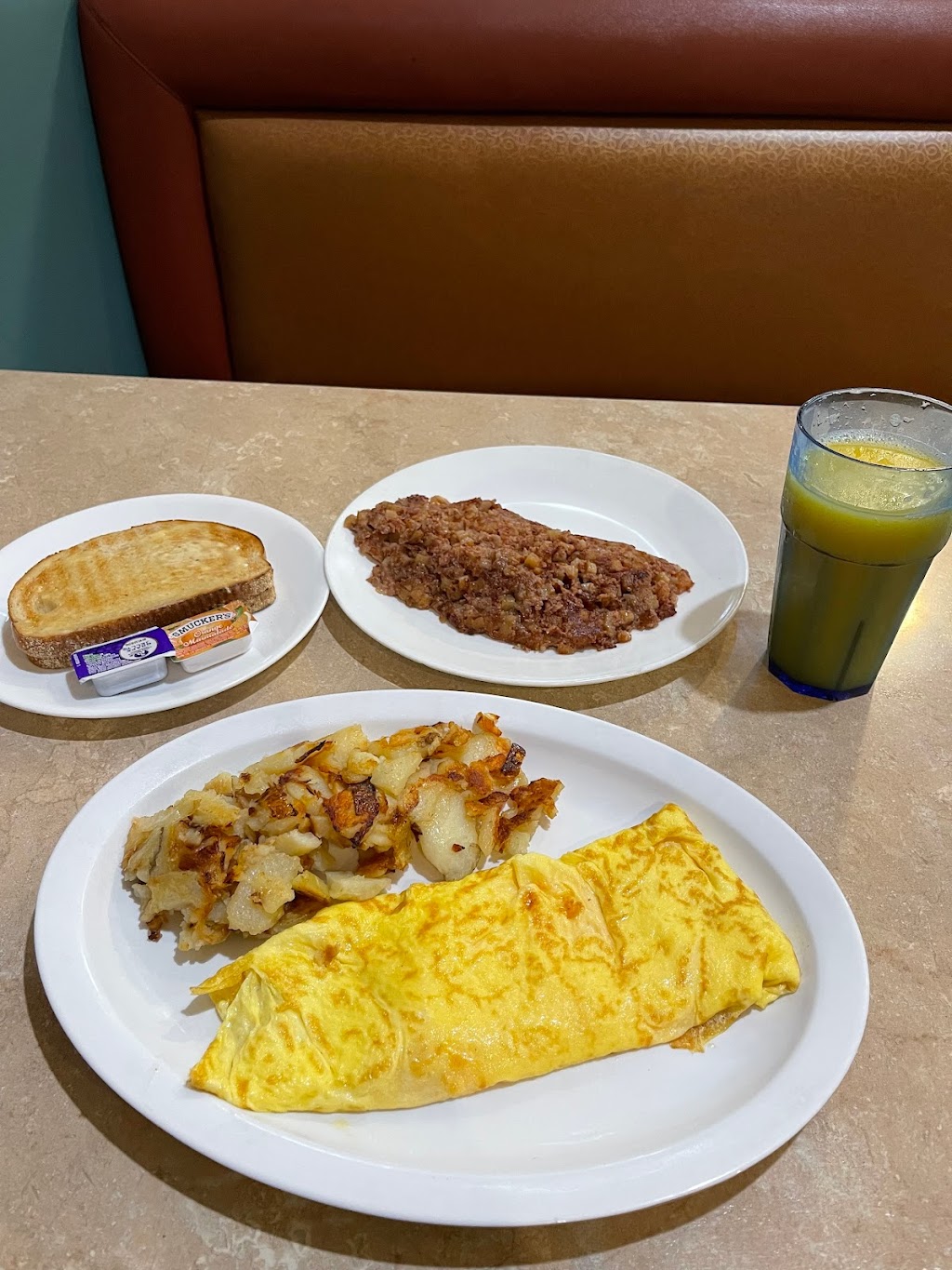 Clairmont Diner | 929 Yonkers Ave, Yonkers, NY 10704 | Phone: (914) 423-0482