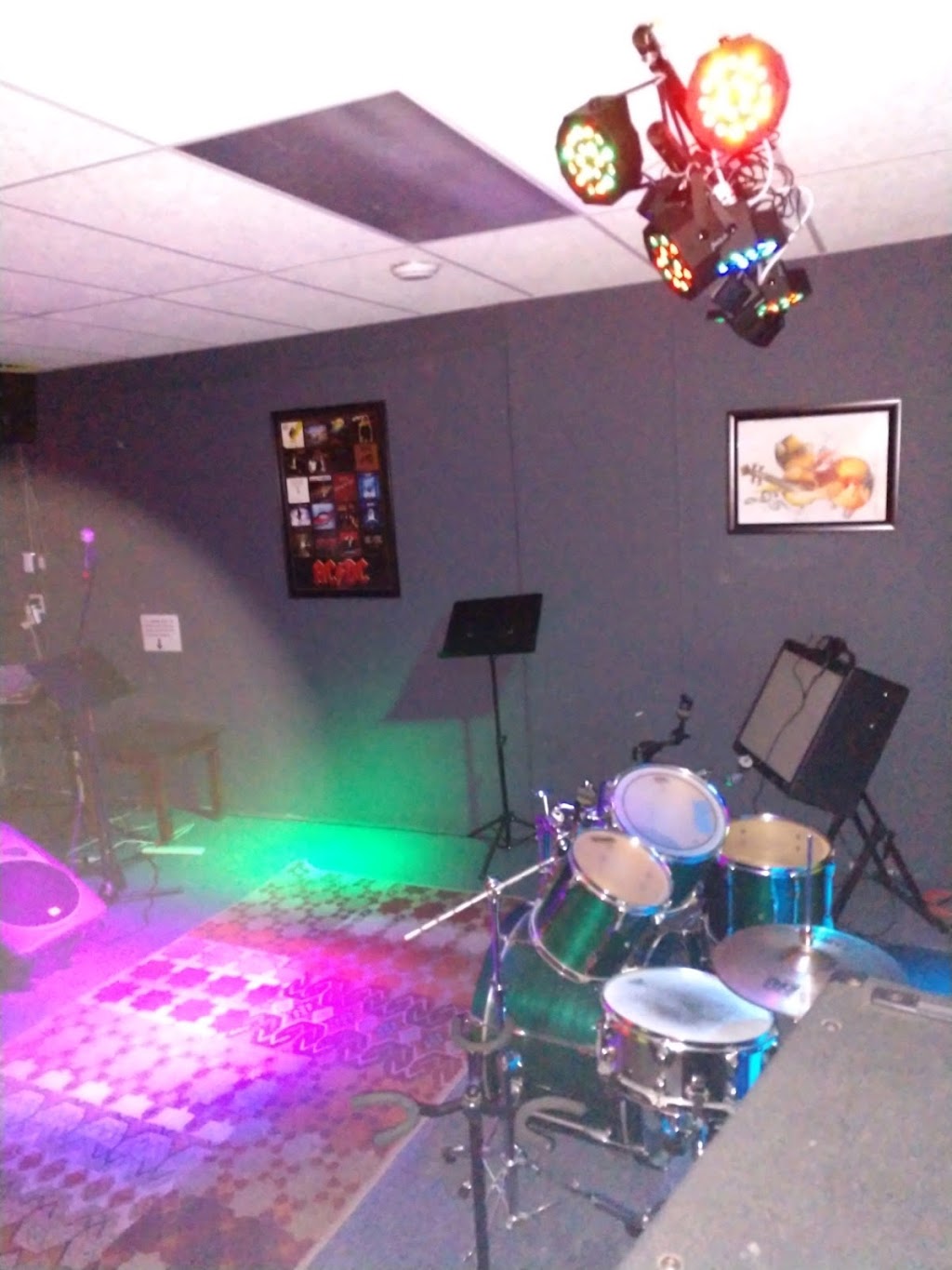 Center Stage Music | 1840 Newbridge Rd, Bellmore, NY 11710 | Phone: (516) 557-2527