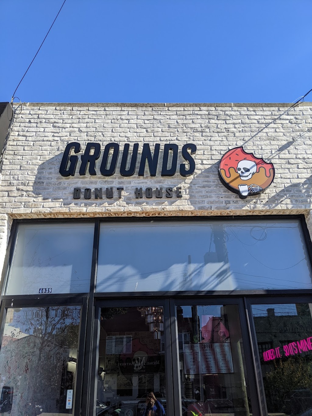 Grounds Donut House | 4039 E Tremont Ave, Bronx, NY 10465 | Phone: (718) 885-4335