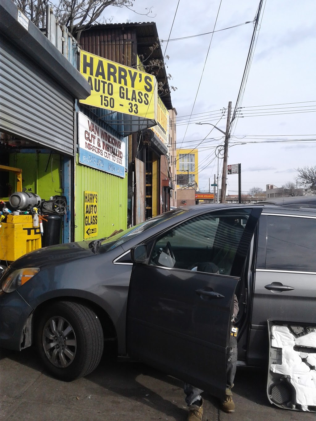 Harrys Auto Glass | 15033 Liberty Ave, Jamaica, NY 11433 | Phone: (929) 213-9447