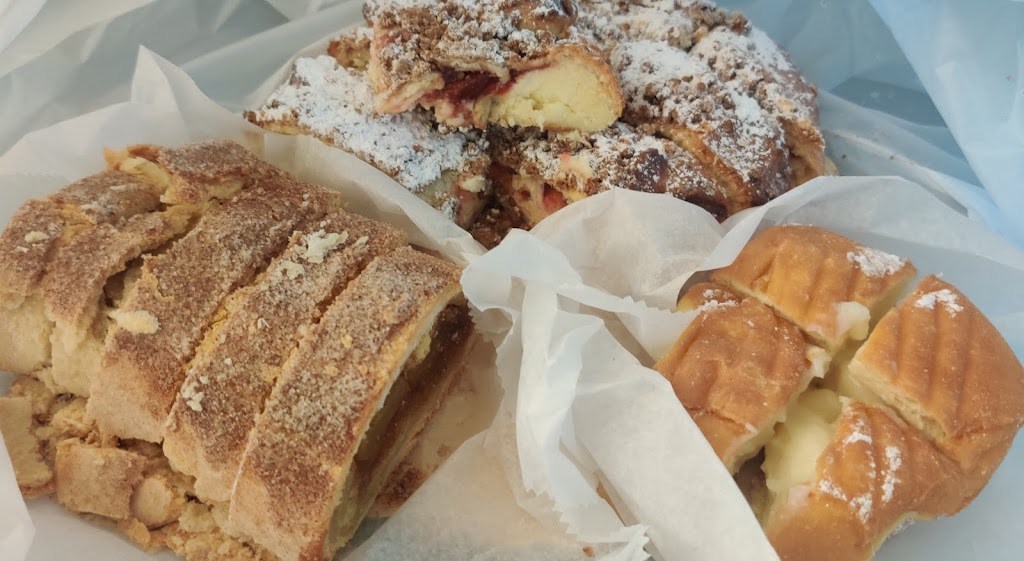 Cuccios Bakery | 320 Avenue X, Brooklyn, NY 11223 | Phone: (718) 336-1944