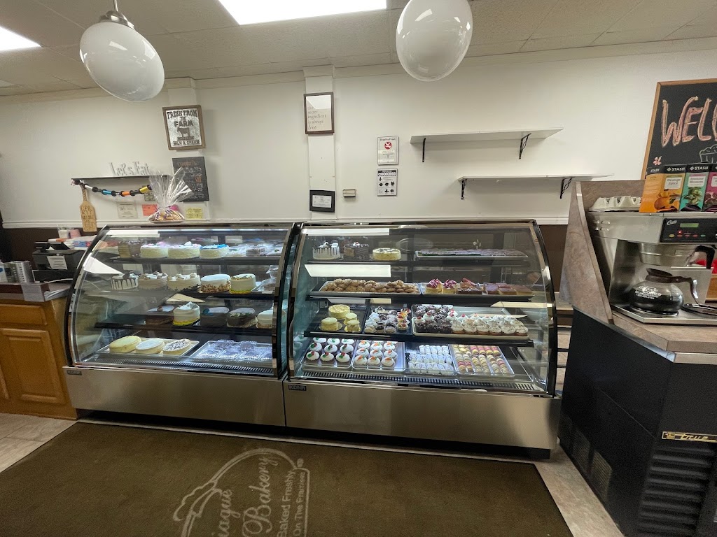 D&D Bakery Shoppe | 946 Montauk Hwy, Copiague, NY 11726 | Phone: (516) 454-6737