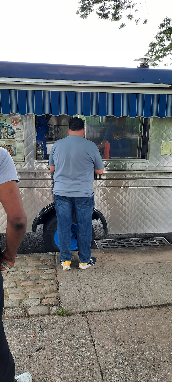 Dominicks Hot Dog Truck | 65-35 Woodhaven Blvd, Rego Park, NY 11374 | Phone: (917) 376-7449