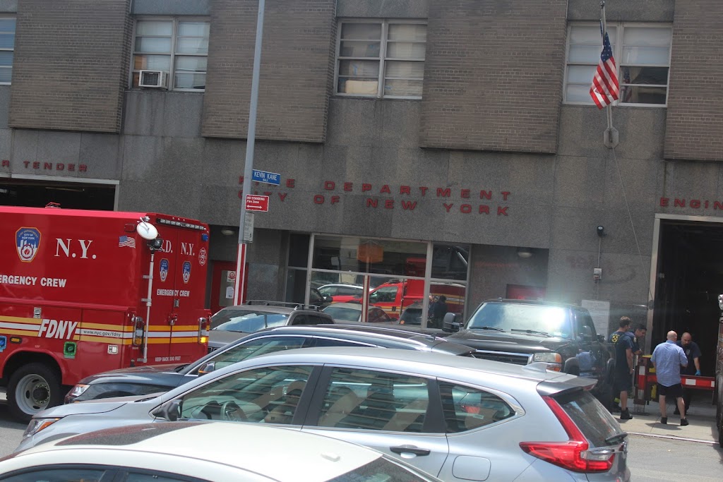 FDNY Engine 1/Ladder 24 | 142 W 31st St, New York, NY 10001 | Phone: (718) 999-2000