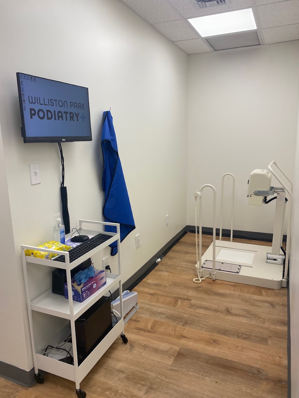 Williston Park Podiatry - Dr.s Kelly Lucas & Samantha Trepal | ground level, 2 Hillside Avenue Unit 2E, Williston Park, NY 11596 | Phone: (718) 971-9936