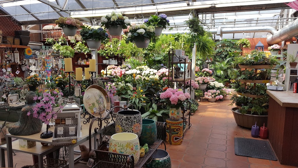 Cherry Lawn Garden Center | 815 Weaver St, New Rochelle, NY 10804 | Phone: (914) 740-3600