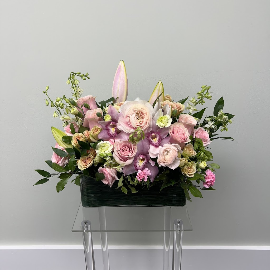 Glitzed Flowers and Events | 280 Jericho Turnpike, Mineola, NY 11501 | Phone: (516) 226-3737