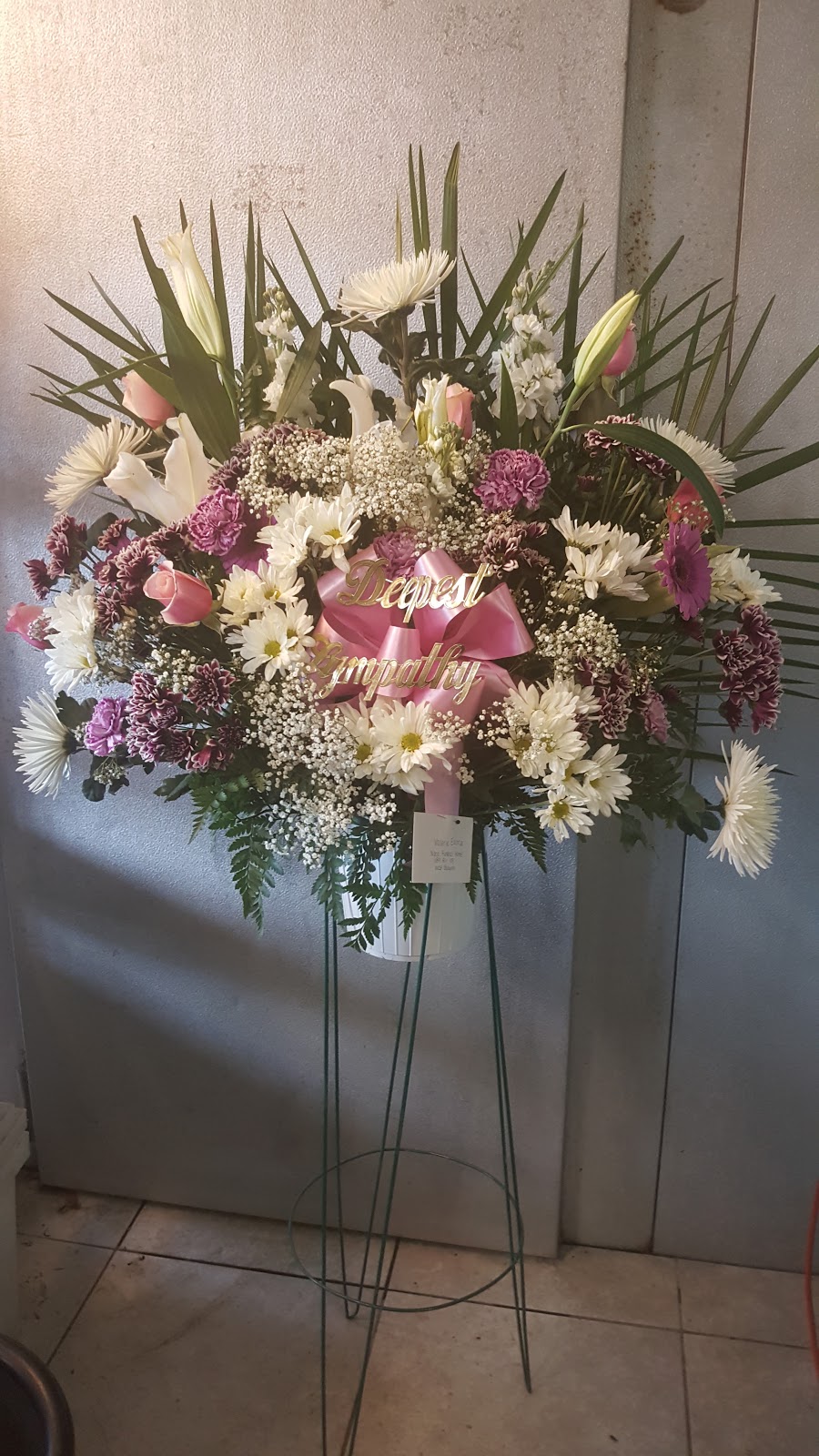 Kerensky Florist | 1246 Wellwood Ave, West Babylon, NY 11704 | Phone: (631) 249-1230