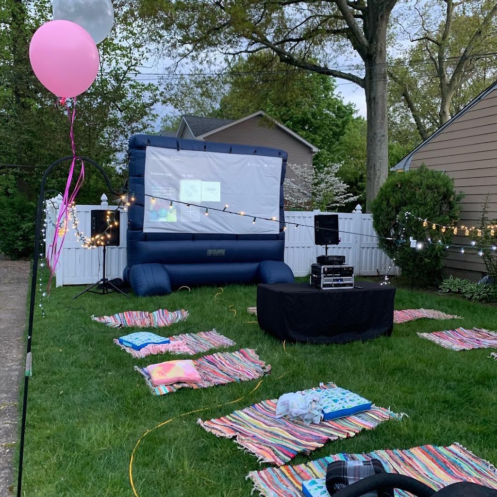 Long Island Backyard Movie | 220 Rose St, Massapequa Park, NY 11762 | Phone: (516) 874-5483