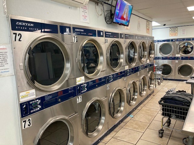 Casablanca Laundromat | 431 N Main St, Freeport, NY 11520 | Phone: (516) 543-5016