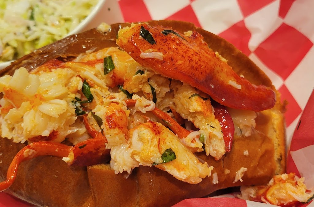 Lazy Lobster | 5089 Merrick Rd, Massapequa, NY 11758 | Phone: (516) 308-4742