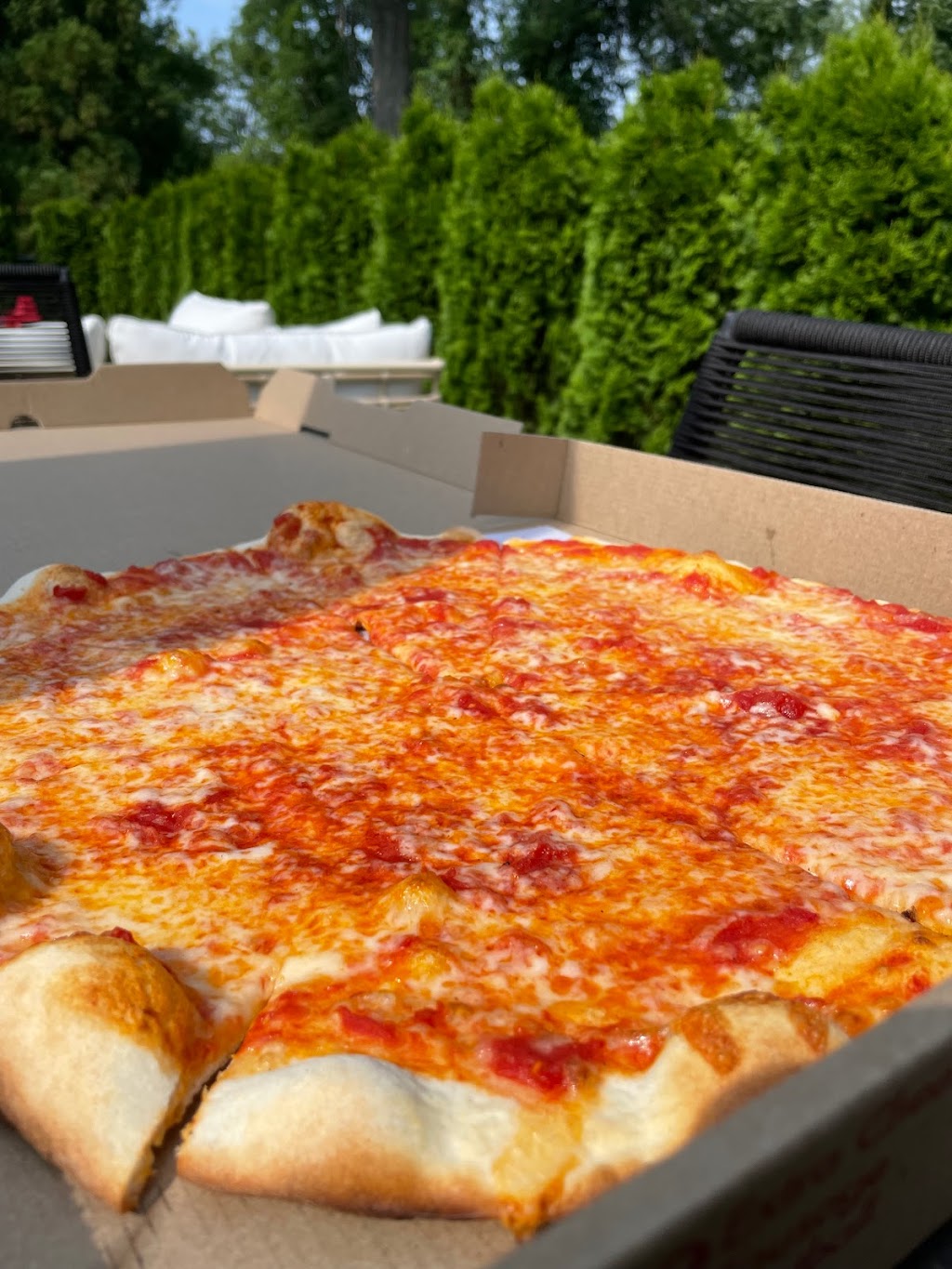 Bobs Thin Crust Pizza | 83 Old Tappan Rd, Tappan, NY 10983 | Phone: (845) 398-2618