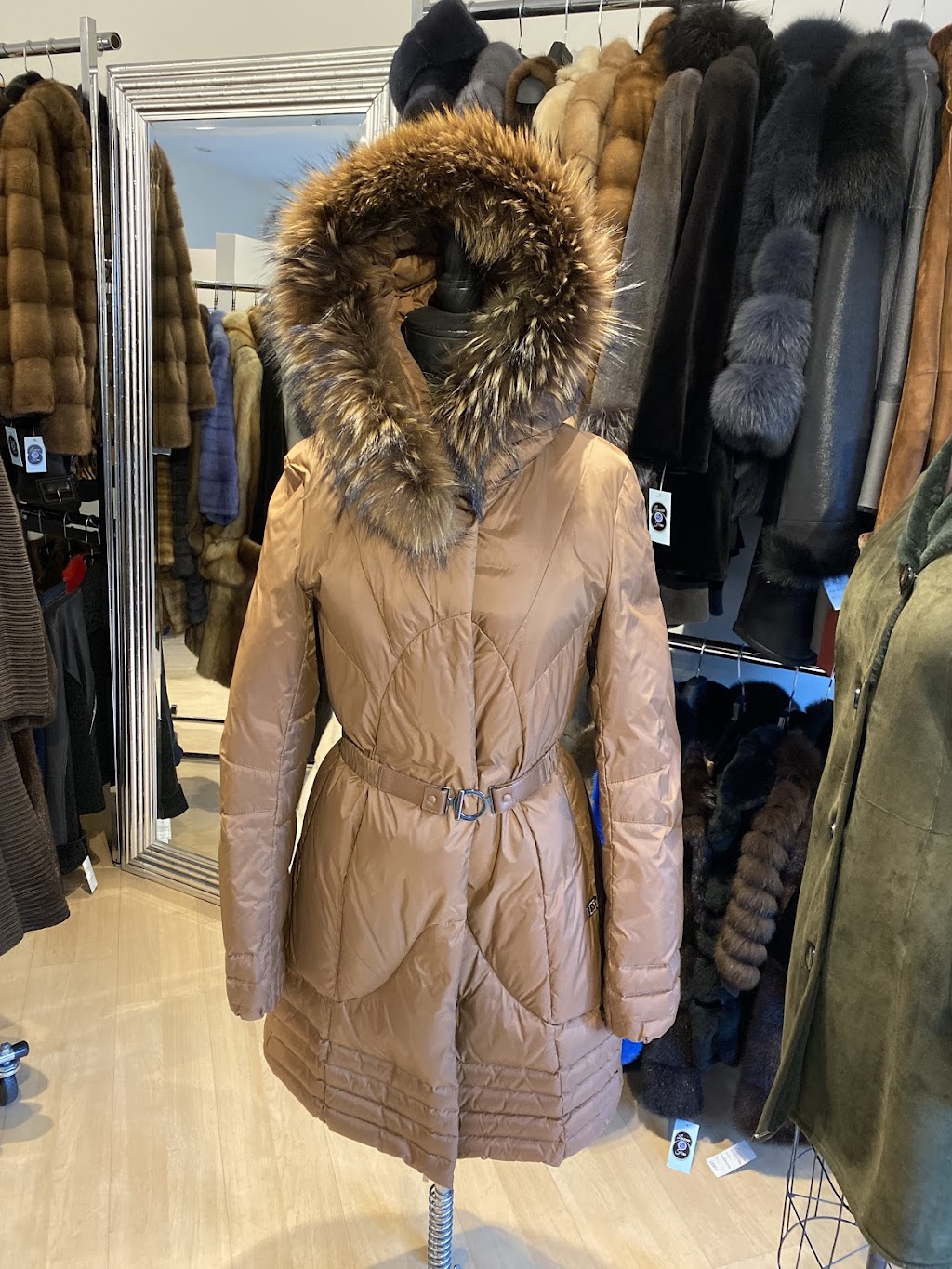 Legend Furs | 23 Robinson Dr, Bethpage, NY 11714 | Phone: (516) 944-3733