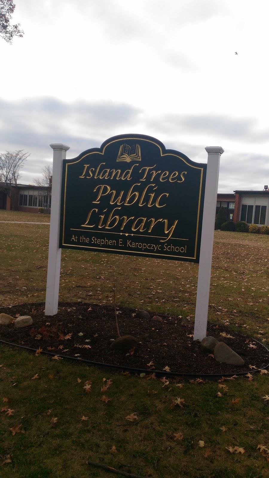 Island Trees Public Library | 38 Farmedge Rd, Levittown, NY 11756 | Phone: (516) 731-2211