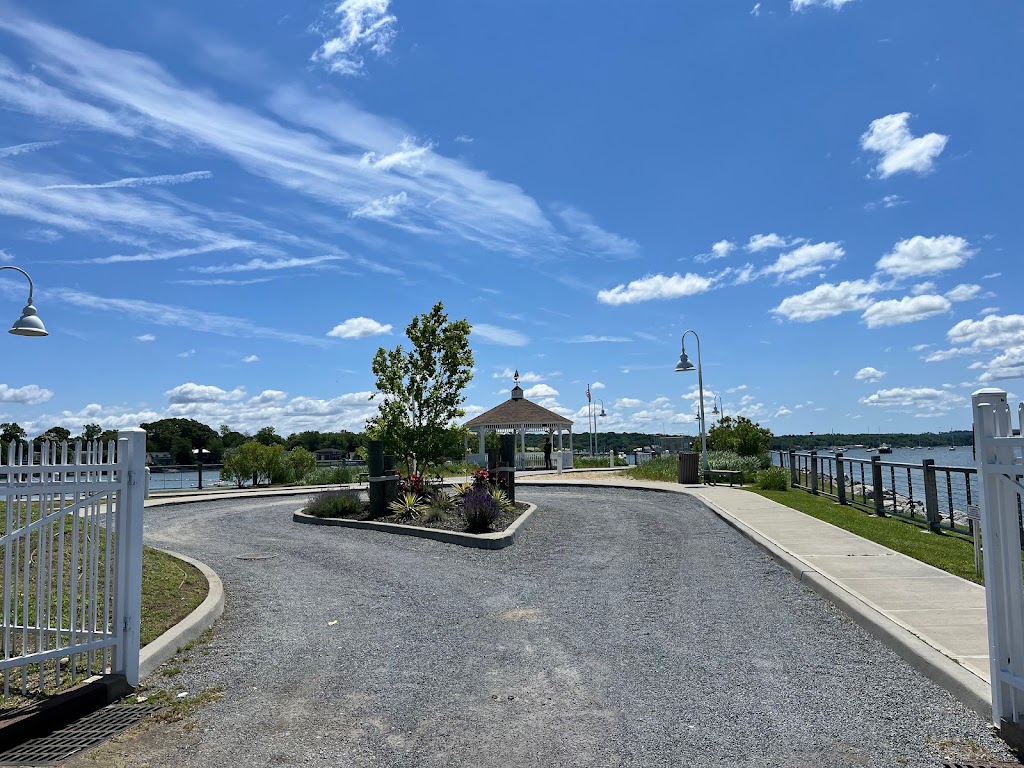 Manorhaven Beach Park & Pool | Manorhaven Blvd, Port Washington, NY 11050 | Phone: (516) 767-4618