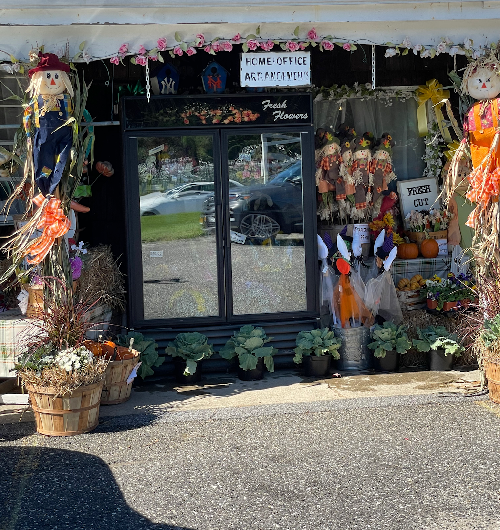 Helens Flowers | 7 Wellwood Ave, Farmingdale, NY 11735 | Phone: (631) 752-1887