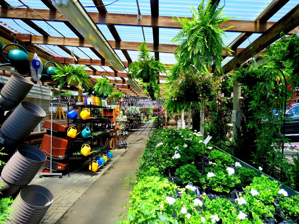 Cherry Lawn Garden Center | 815 Weaver St, New Rochelle, NY 10804 | Phone: (914) 740-3600