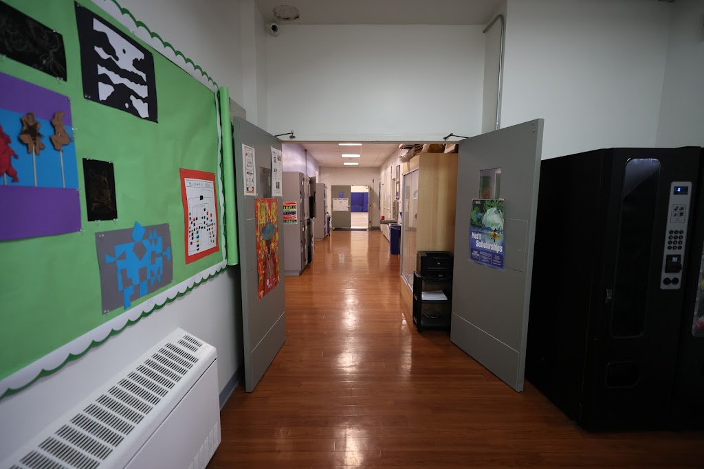 The Summit School - Upper School | 187-30 Grand Central Pkwy, Queens, NY 11432 | Phone: (718) 264-2931