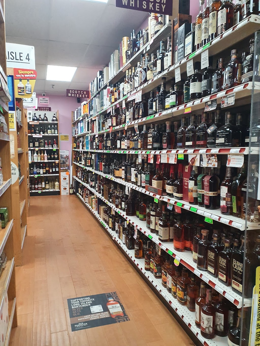 Douglaston Plaza Wines & Spirits | 242-02 61st Ave, Queens, NY 11362 | Phone: (718) 281-0868