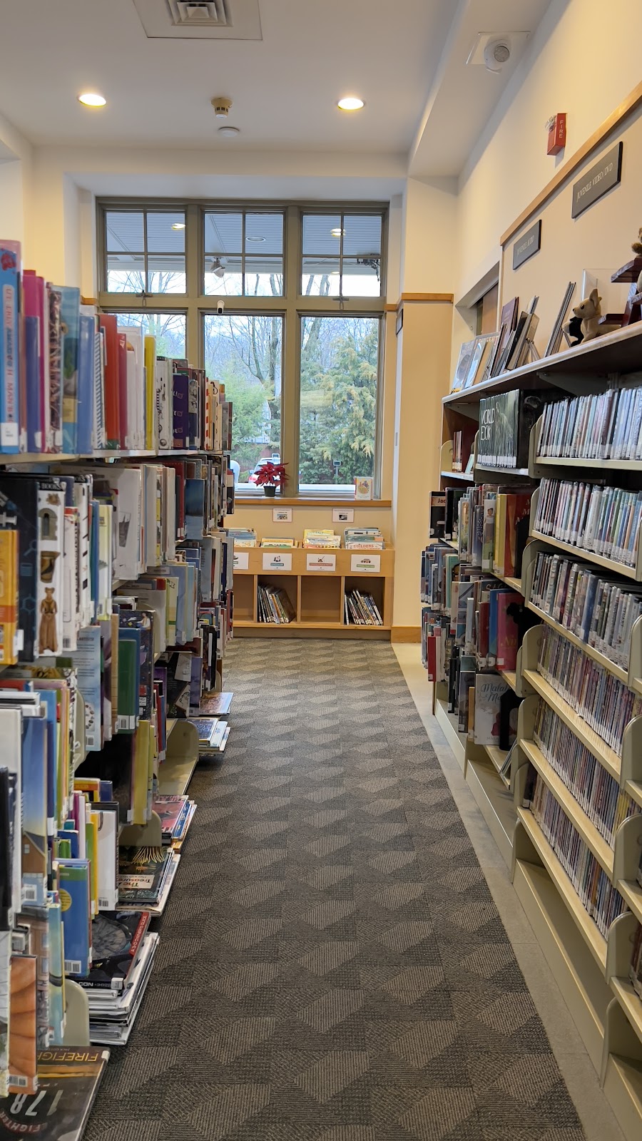 Cos Cob Library | 5 Sinawoy Rd, Cos Cob, CT 06807 | Phone: (203) 622-6883