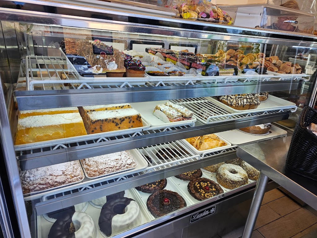 Sweet Surrender Bake House | 297 Wantagh Ave, Levittown, NY 11756 | Phone: (516) 731-2424