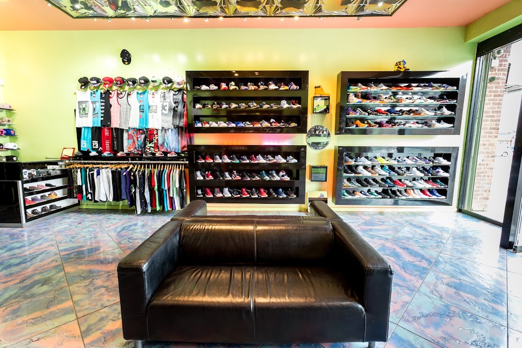 GBS Sneaker Boutique | 8515 Rockaway Beach Blvd, Queens, NY 11693 | Phone: (718) 634-2000