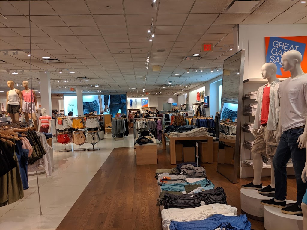 Gap | 33 Mall Walk Ste 33,35,37, Yonkers, NY 10704 | Phone: (914) 968-0930