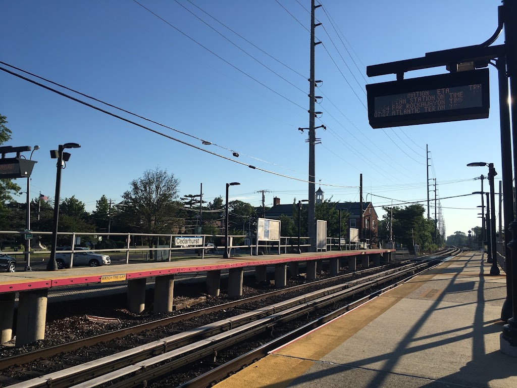 Cedarhurst LIRR Station Parking 6 | 68 Spruce St, Rosedale, NY 11422 | Phone: (516) 295-5770