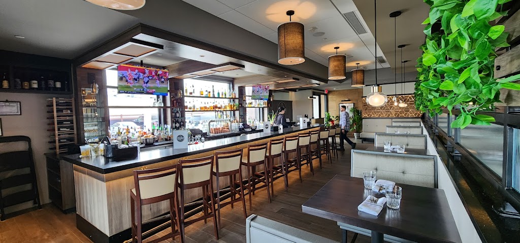 Hilltop Kitchen & Bar | 150 Jericho Turnpike, Syosset, NY 11791 | Phone: (516) 921-7748