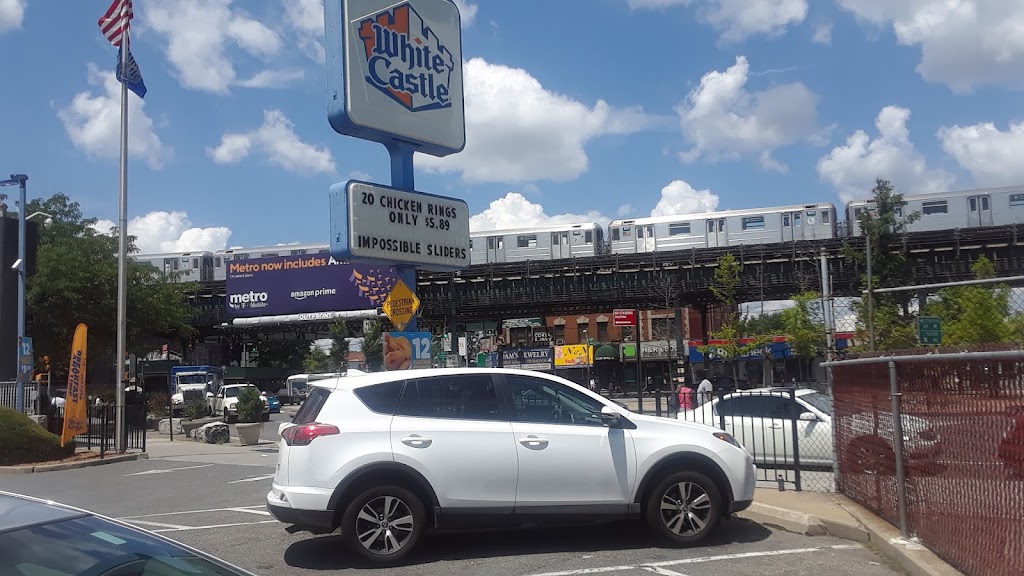 White Castle | 2900 E Tremont Ave, Bronx, NY 10461 | Phone: (718) 792-7659