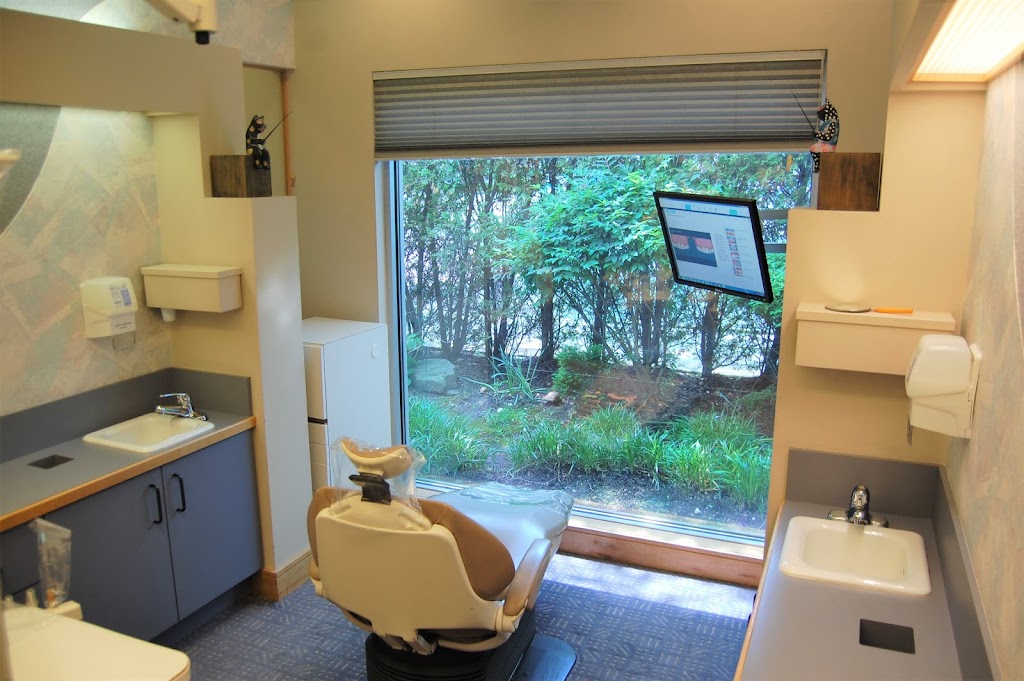 Brook Periodontics & Implant Dentistry | 878 N Broadway, Massapequa, NY 11758 | Phone: (516) 799-1500