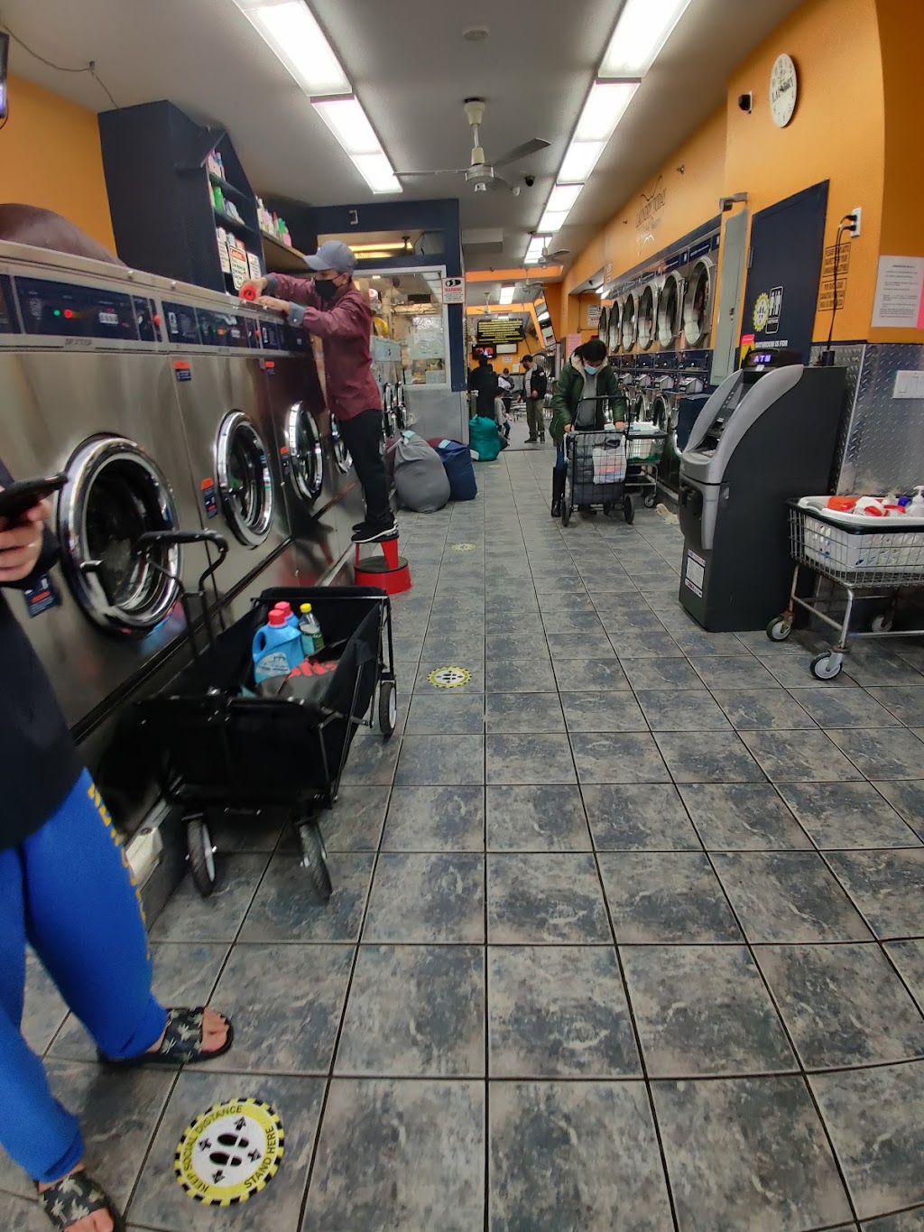 Express 1 Laundromat | 109-10 Northern Blvd, Queens, NY 11368 | Phone: (718) 505-1470