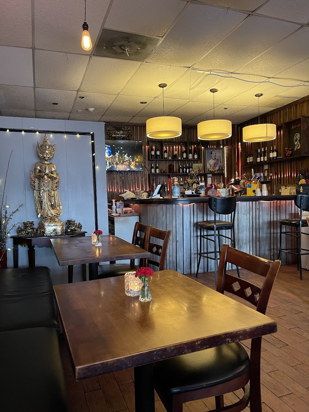 Centre Thai Bistro | 268 Atlantic Ave b, East Rockaway, NY 11518 | Phone: (516) 612-4858