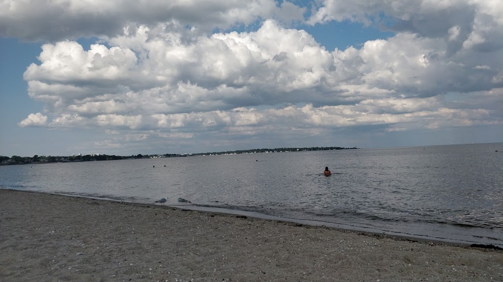 Greenwich Point Beach | 11 Tods Driftway, Old Greenwich, CT 06870 | Phone: (203) 622-7700