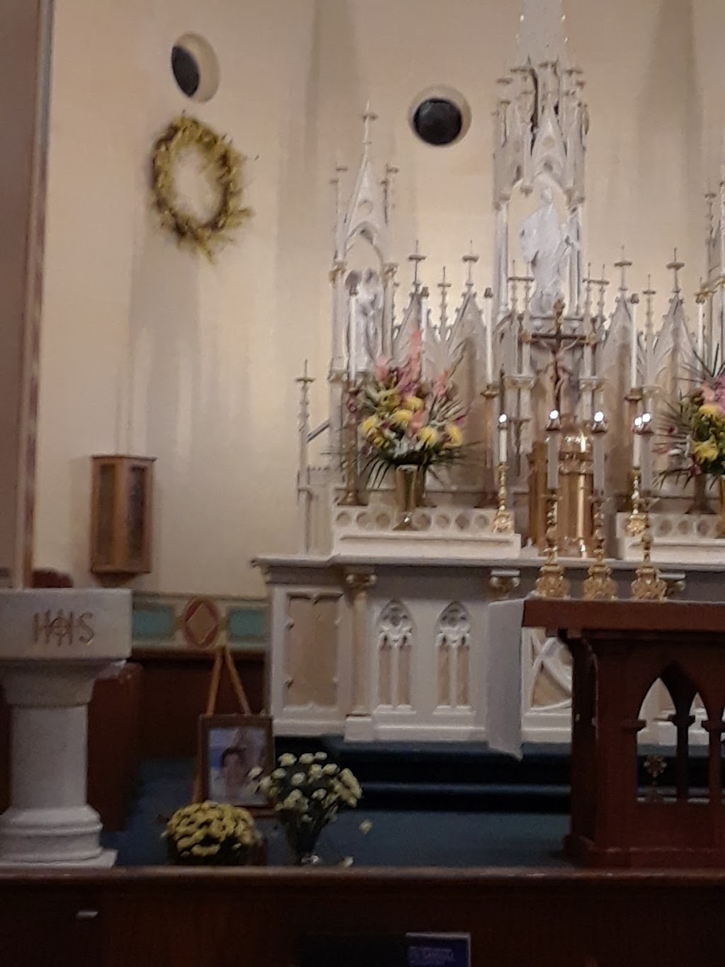 St Marys Roman Catholic Church | 110 Bryant Ave, Roslyn, NY 11576 | Phone: (516) 621-2222