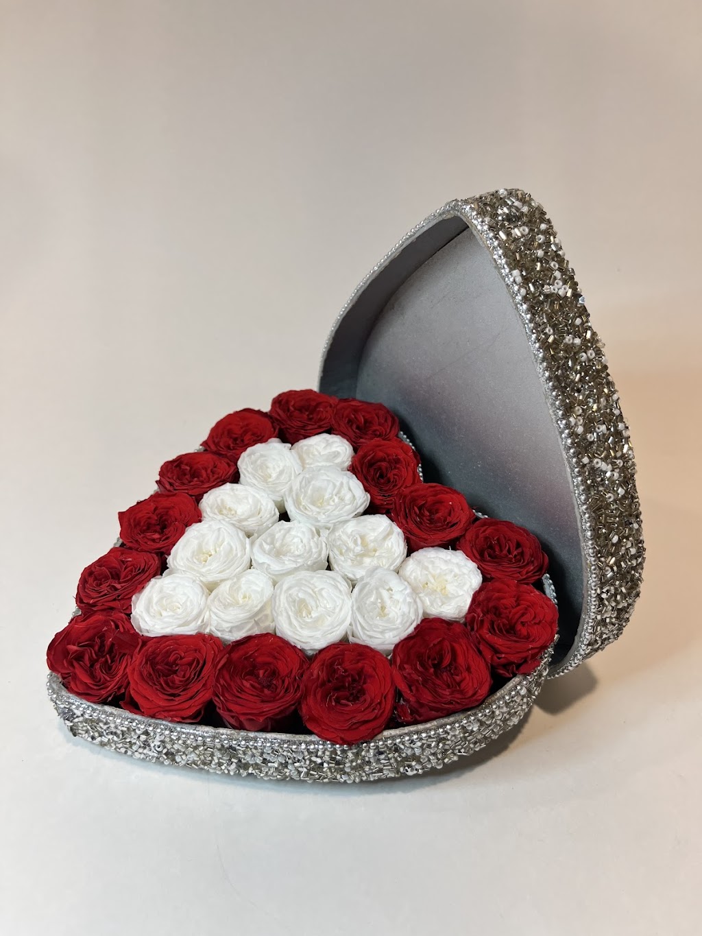 Always and Forever Rose Floral Arrangements | 1487 Blue Spruce Ln, Wantagh, NY 11793 | Phone: (516) 856-1711