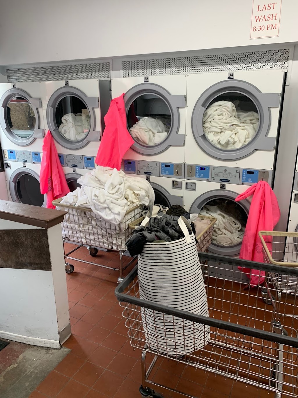 Laundry Land II Inc | 269 Eckford St, Brooklyn, NY 11222 | Phone: (718) 383-3587